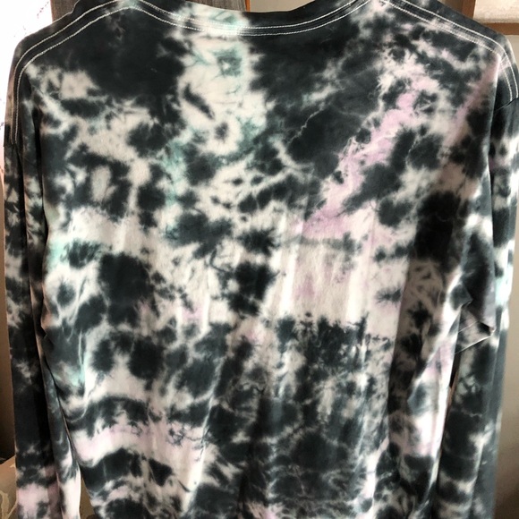 VICTORIAS SECRET OVERSIZED TEE - Picture 2 of 2